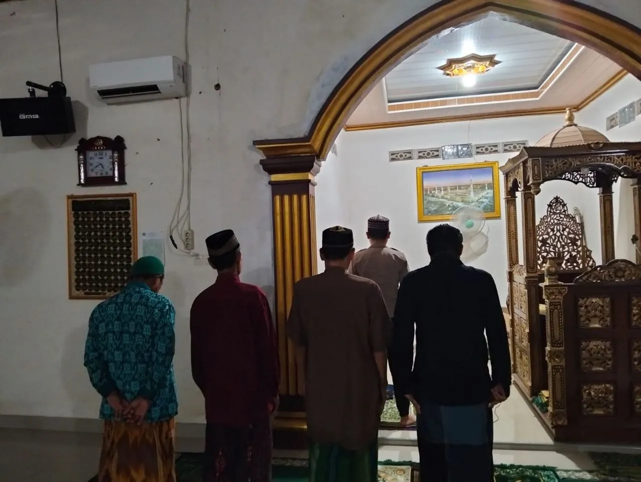 Warga Pangkalan Bulian Diajak Jaga Keamanan Lingkungan melalui Subuh Keliling Polsek