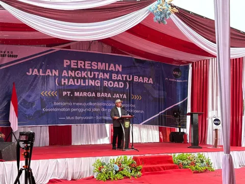 Herman Deru Resmikan Jalan Hauling MBJ di Simpang Bayat, Kapolsek Batanghari Leko Turut Mengamankan