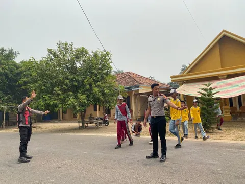 Antisipasi Kemacetan dan Kecelakaan, Polisi Atur Lalu Lintas saat Jam Masuk Sekolah
