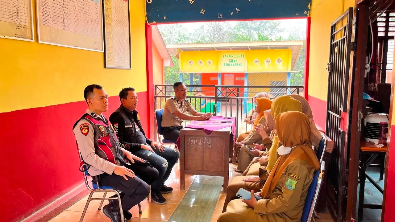 Guru SD Negeri 1 Tanah Abang Diimbau Periksa Sumber Informasi Sebelum Membagikannya