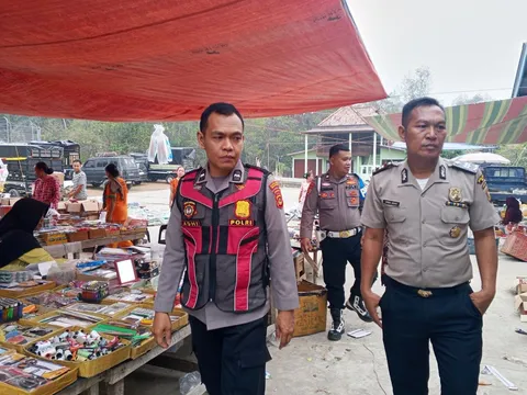 Pedagang dan Pengunjung Pasar Kalangan Tanah Abang Diajak Jaga Keamanan Bersama